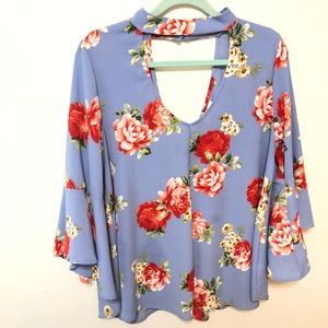 Light Blue Floral Top Size Large Choker V-neck